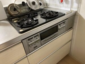 神奈川のキッチン取付け隊　ガスコンロの取替　施工前